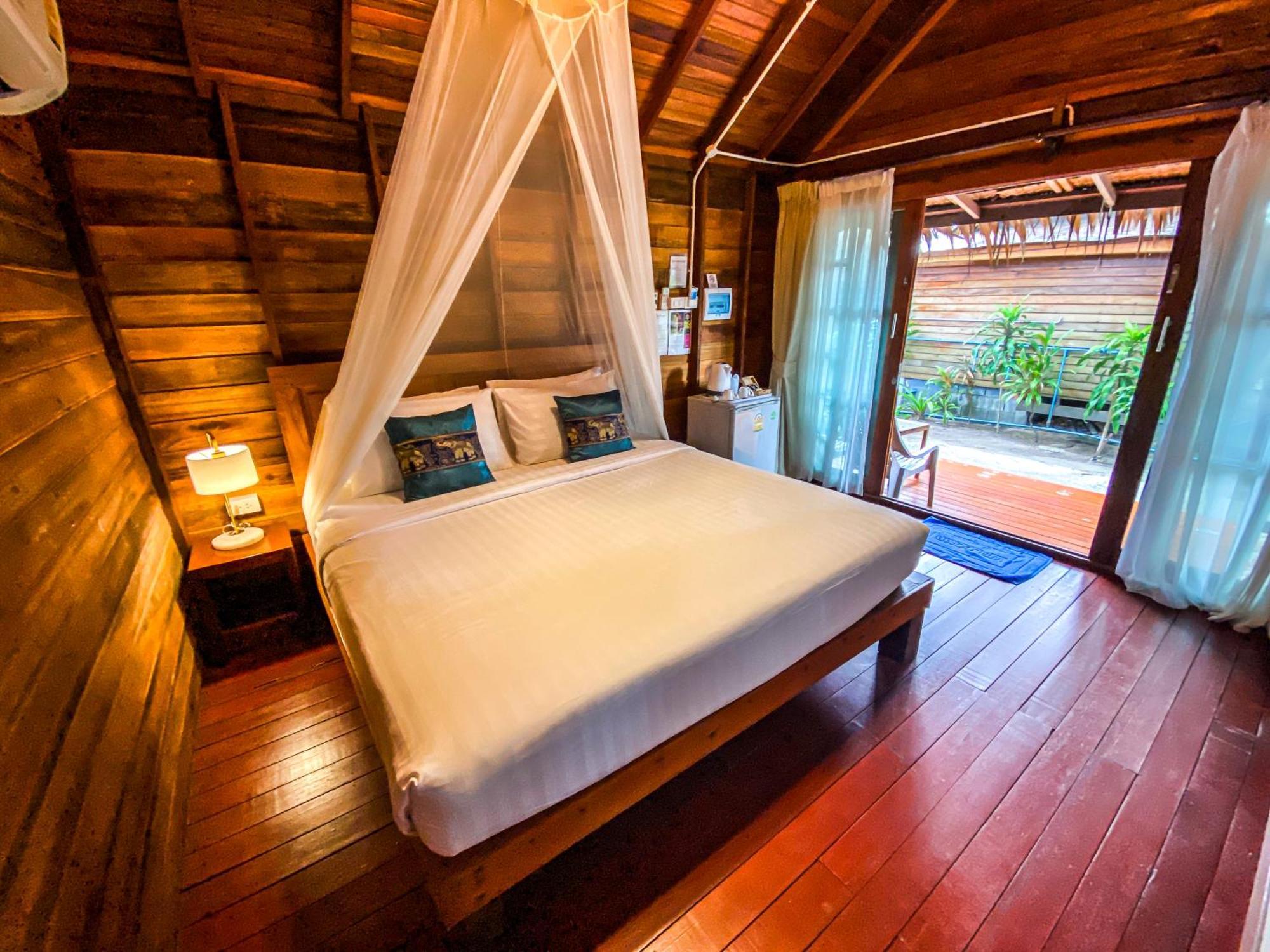 Lipe Beach Resort Ngoại thất bức ảnh